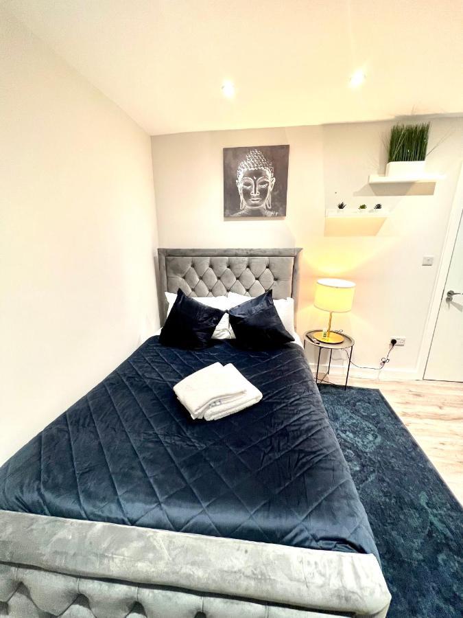 Feltham Golden Residences - Oakway المظهر الخارجي الصورة
