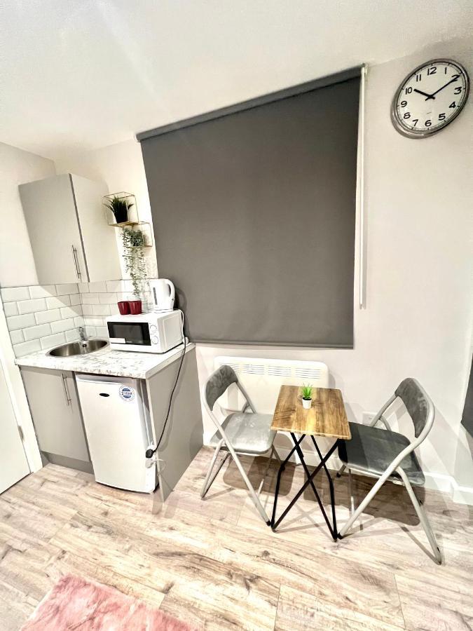 Feltham Golden Residences - Oakway المظهر الخارجي الصورة