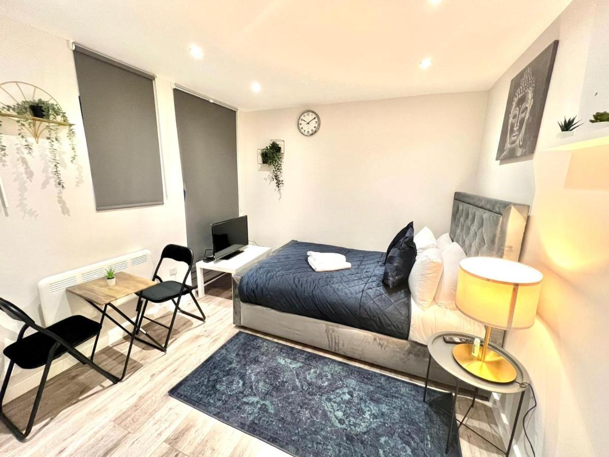 Feltham Golden Residences - Oakway المظهر الخارجي الصورة