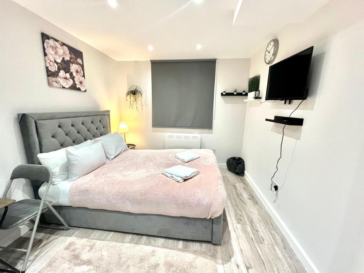 Feltham Golden Residences - Oakway المظهر الخارجي الصورة