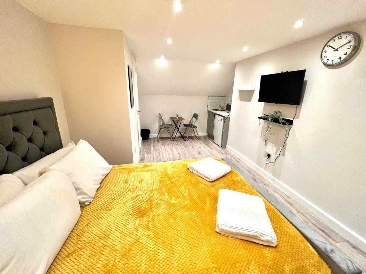 Feltham Golden Residences - Oakway المظهر الخارجي الصورة