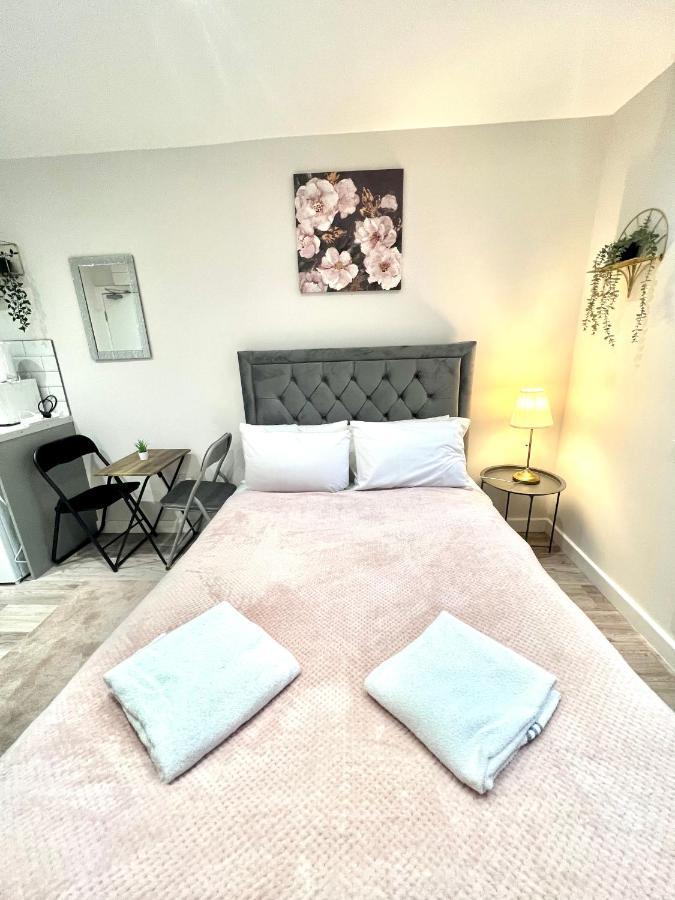 Feltham Golden Residences - Oakway المظهر الخارجي الصورة